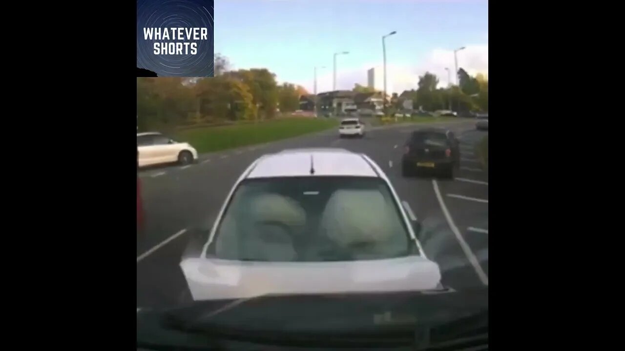 Genius driver goes through the roundabout the correct way #shorts #drive #car #crash #genius