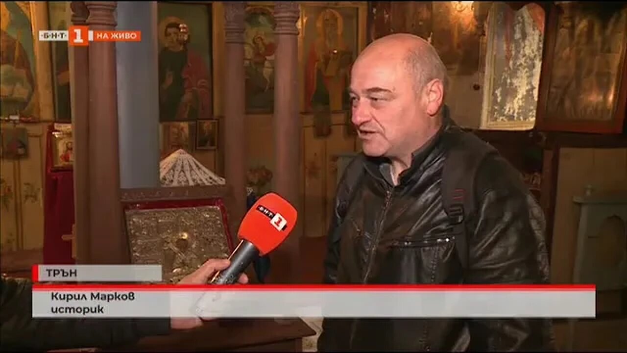 Икона на Св Никола беше открита между строителни материали вярват, че е чудотворна