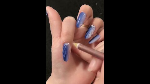 Simple and beautiful nail art