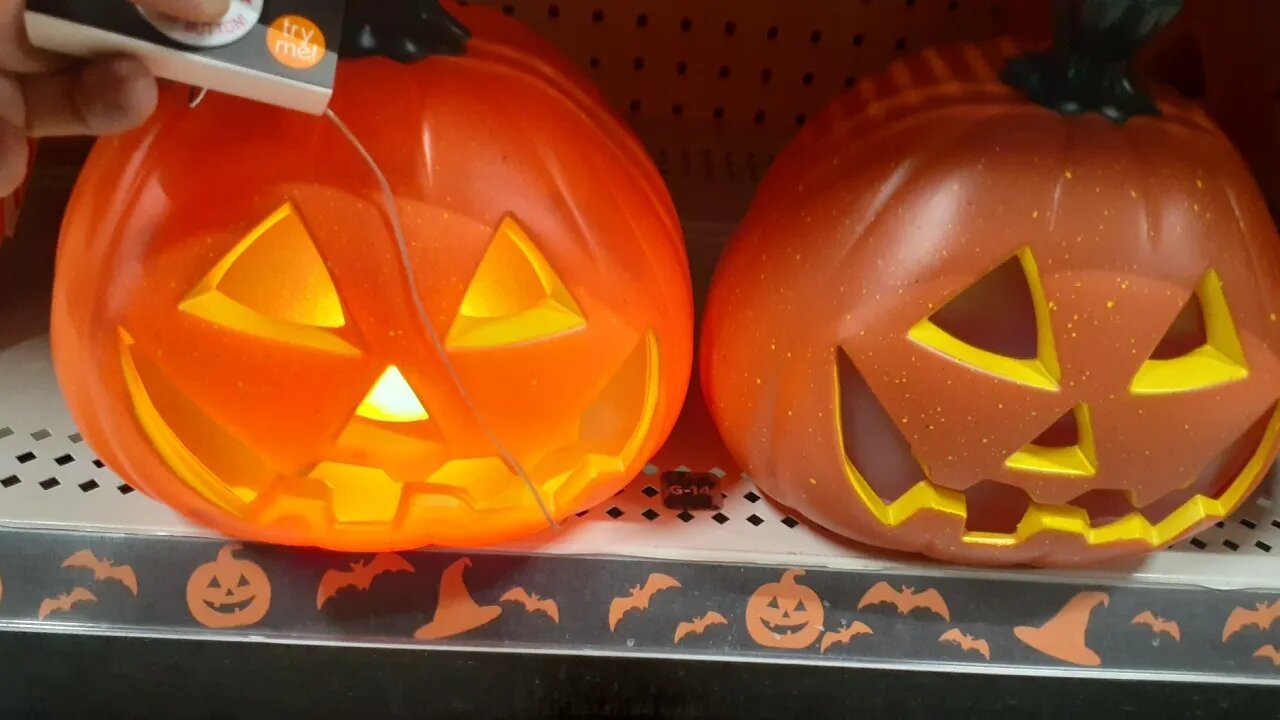 DOLLAR GENERAL Halloween decorations walkthrough! BUY ON CLEARANCE!