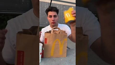 CE POTI SA ITI CUMPERI DE 40 DE LEI DE LA MCDONALDS #oguritamica #mancaciosul #mancare