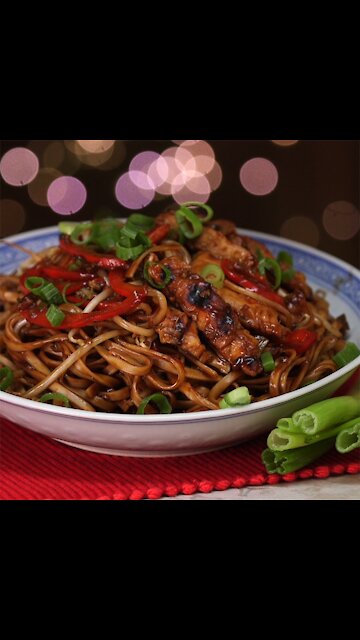 Chicken Lo Mein [GMG Originals]