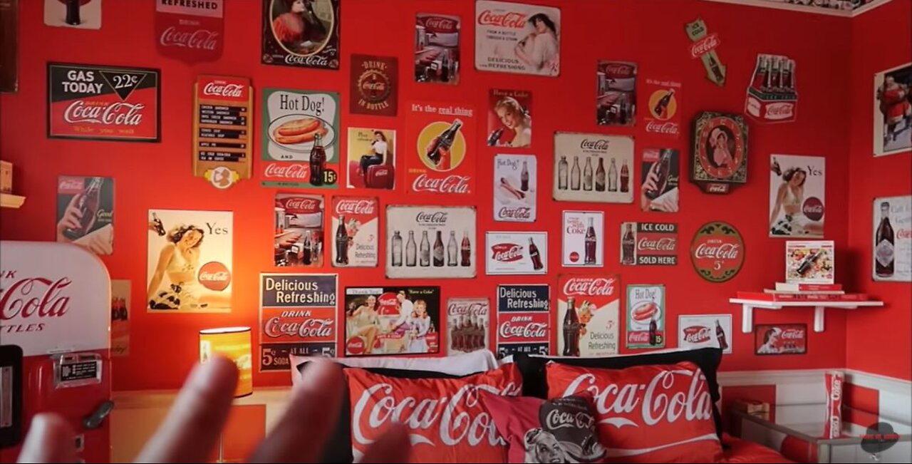 The Candy & Soda Themed House - The Sweet Escape Airbnb & VRBO With A M&M's Themed Bedroom