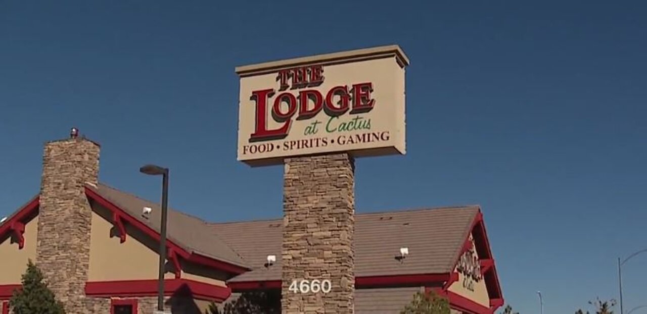 2 Las Vegas police officers denied service at local bar and restaurant