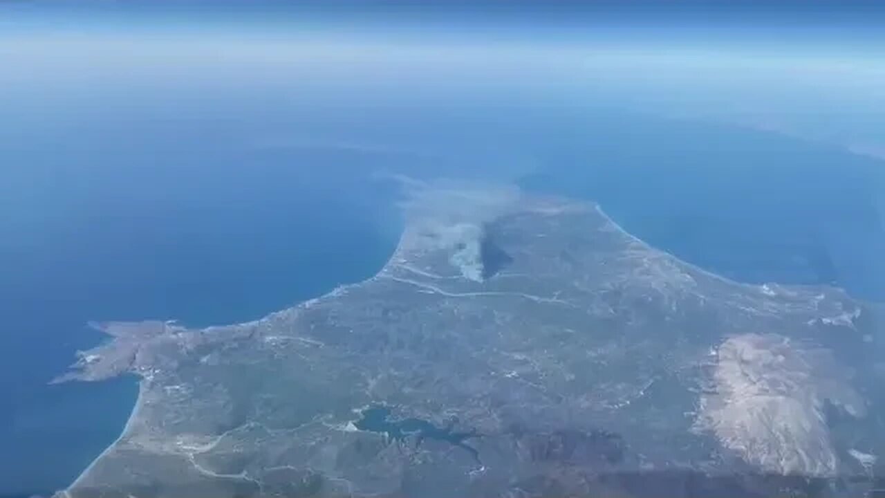 Flugzeugaufnahmen vom Waldbrand auf Rhodos