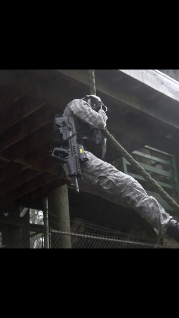 Multinational SOF Fast Rope Training - RIMPAC 2022