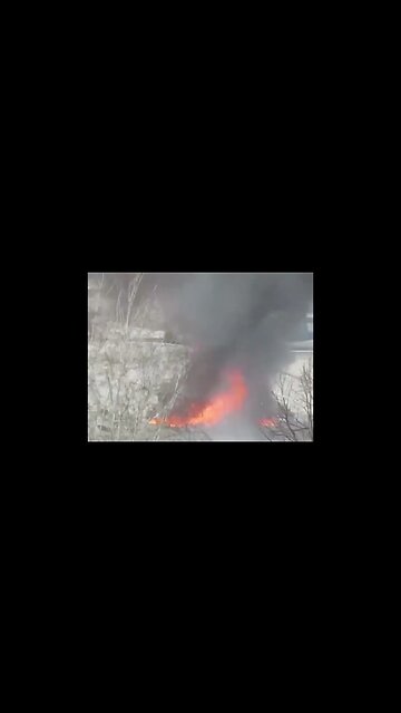 The instant that Russian forces detonated the Mi-8AMTSh chopper before leaving Gostomel. #shorts