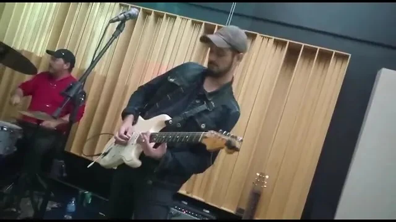 “Slide Guitar Solo”com o @bluesdalata na Odeon Cervejaria em Araraquara (SP).