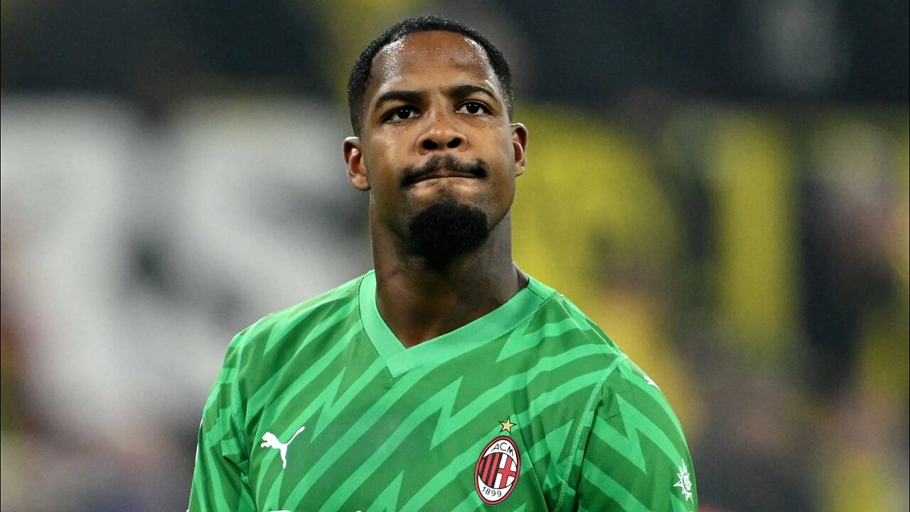 Mike Maignan The BEST Goalkeeper in the WORLD