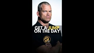 JOCKO WILLINK ON WAKING UP EARLY #shorts #millionairehabits