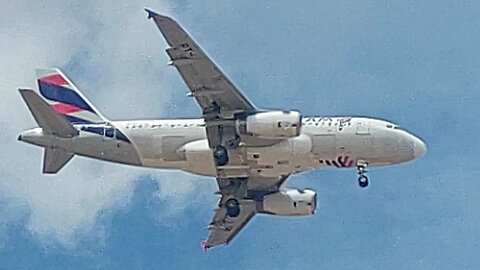 Airbus A319 PT-TMI coming from Recife to Fortaleza