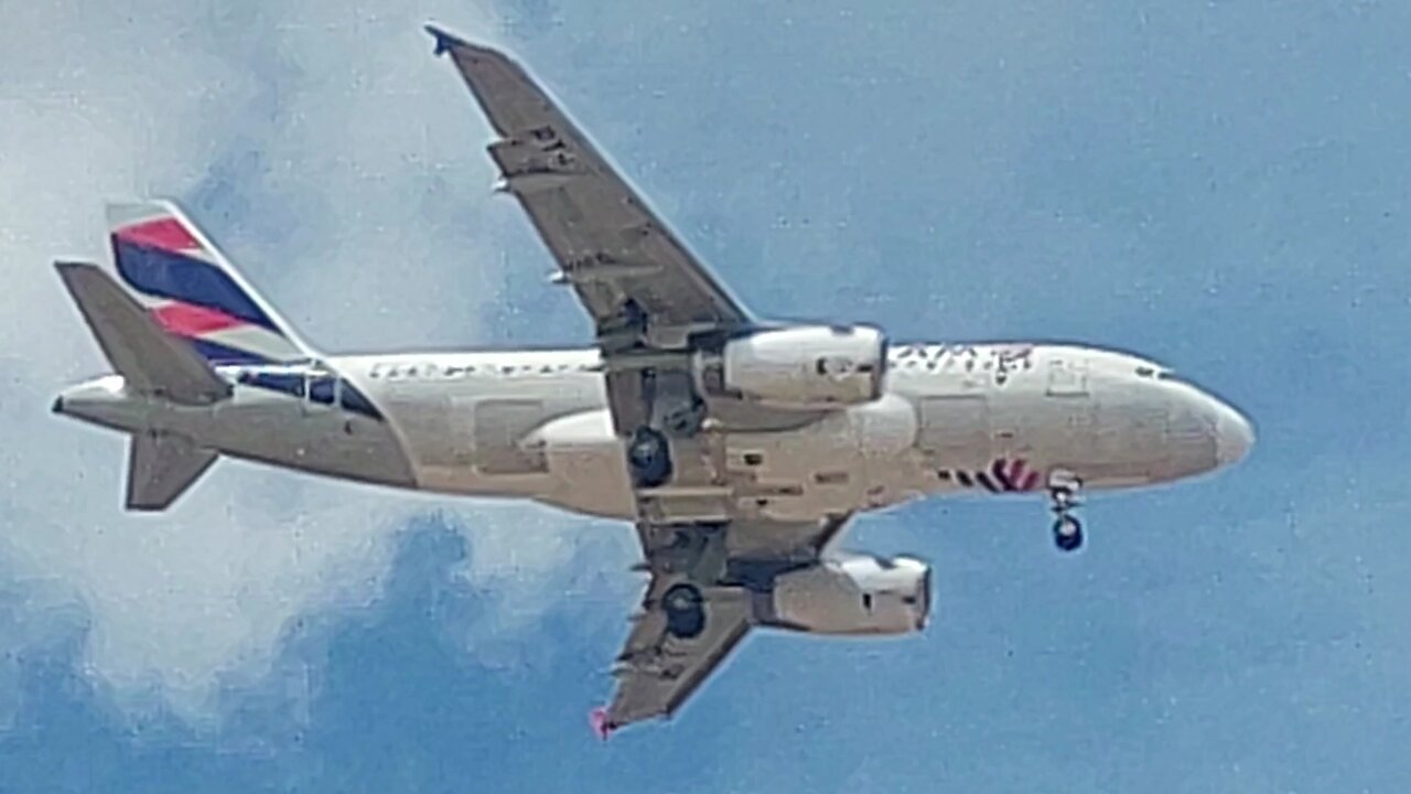 Airbus A319 PT-TMI coming from Recife to Fortaleza