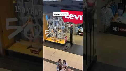 Levi’s Futuristic Mannequins