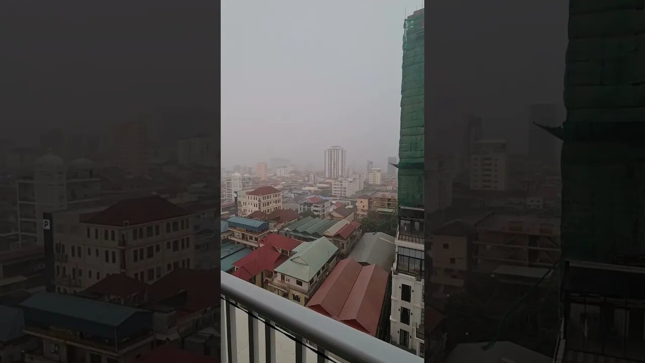 Rainy Season 🌧 Penh Cambodia 🇰🇭 #shorts #cambodia #phnompenh #expat #digitalnomads