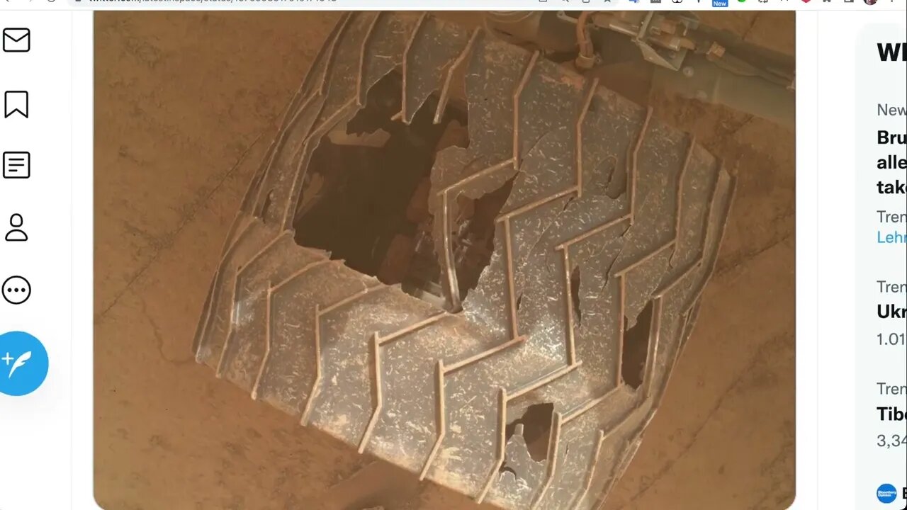 美國宇航局最近的圖像顯示，好奇號火星探測器失去了約 1/3 的一個輪子