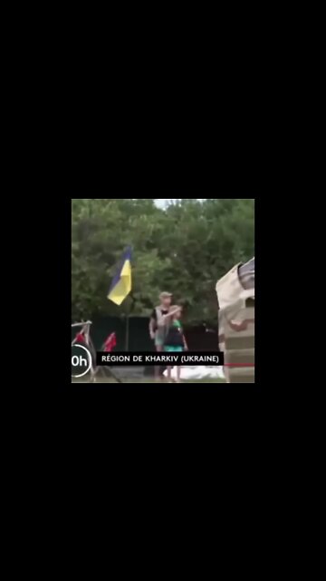 Kids give Nazi salute to Ukrainian military vehicles