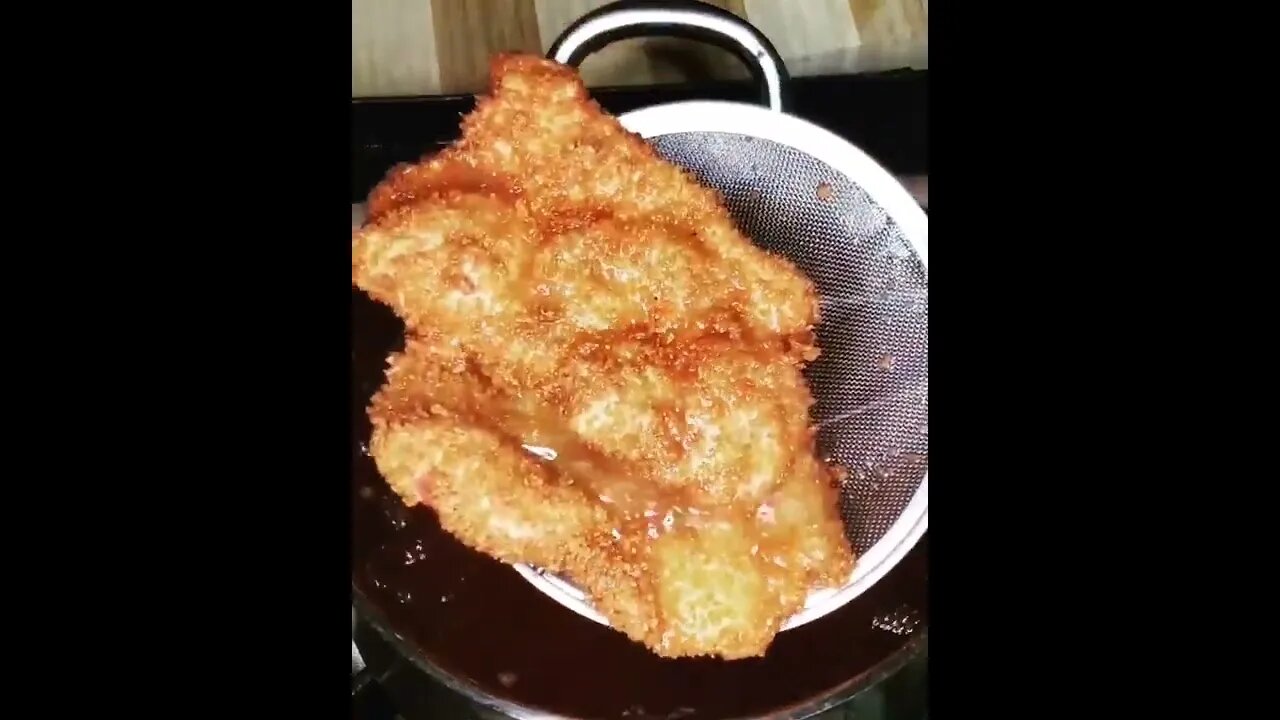 Crispy pork katsu | @illeatists on IG 🐷😍💯 #shorts
