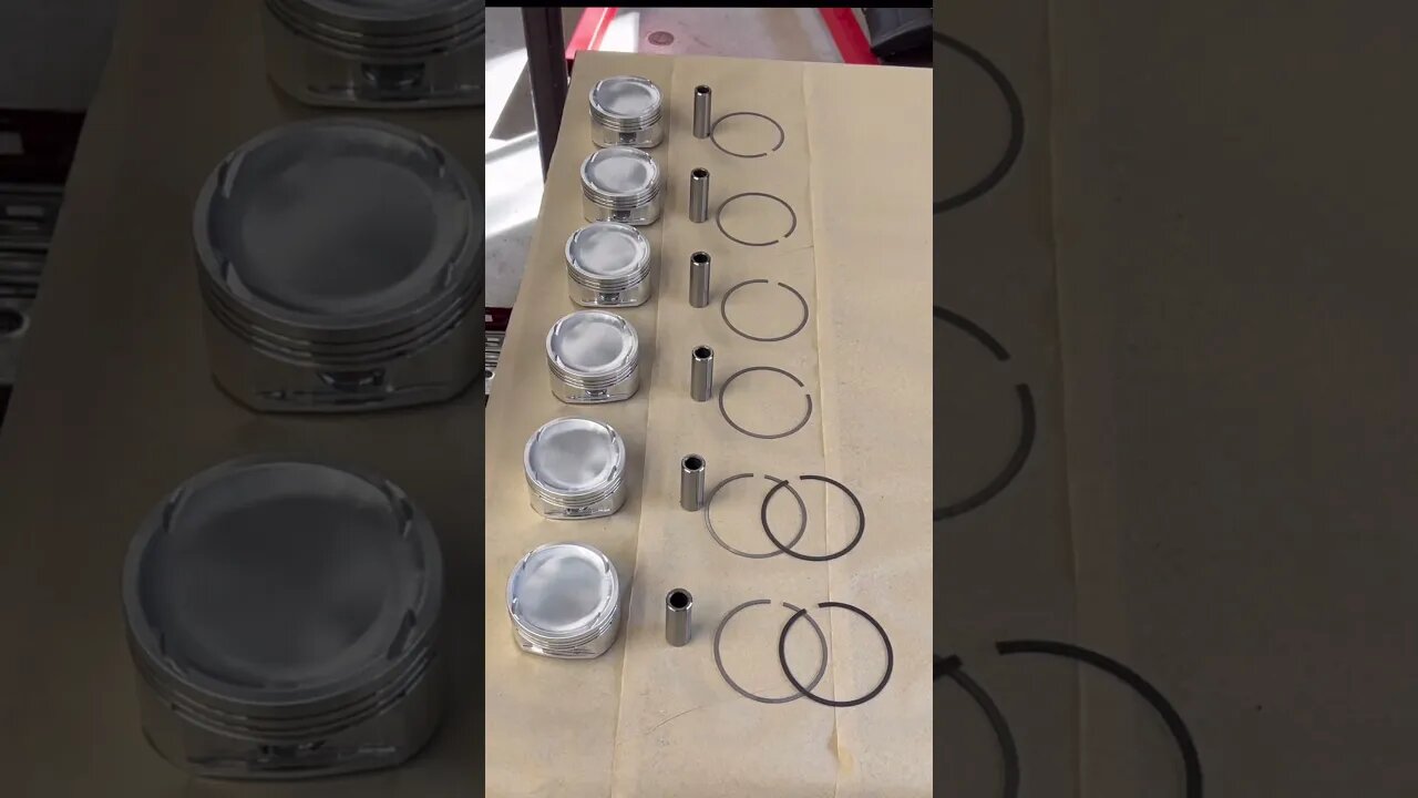 BMW E34 M5 Custom Pistons #shorts #bmw #bmwm5 #engine #engineering #mechanic #rebuild #repair