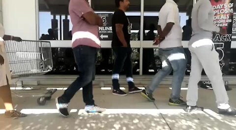 SOUTH AFRICA - Cape Town - Black Friday - Checkers (QoW)