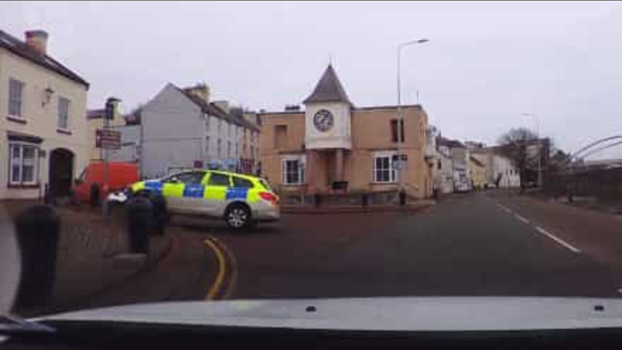 Police car crashes while responding to emergency call