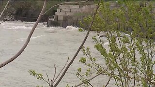 Near-record water levels on Lake Erie cause problems for homeowners