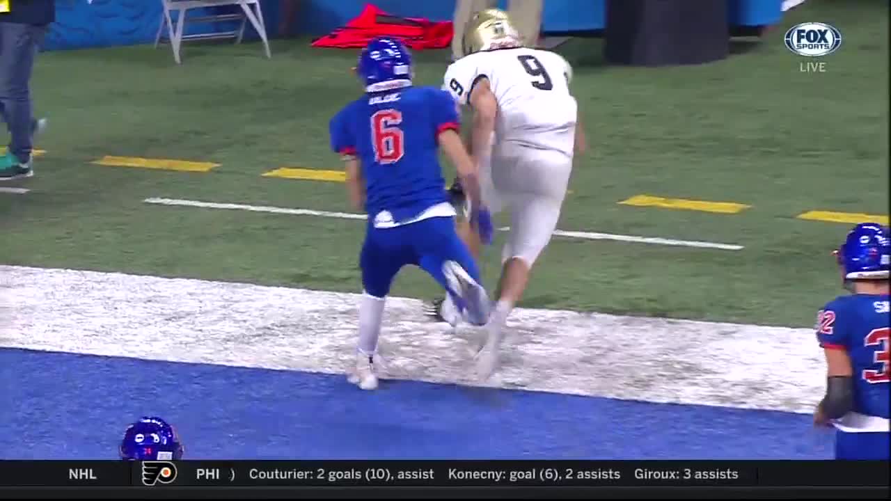 Chelsea WR Hunter Neff makes one-handed catch at Ford Field state title