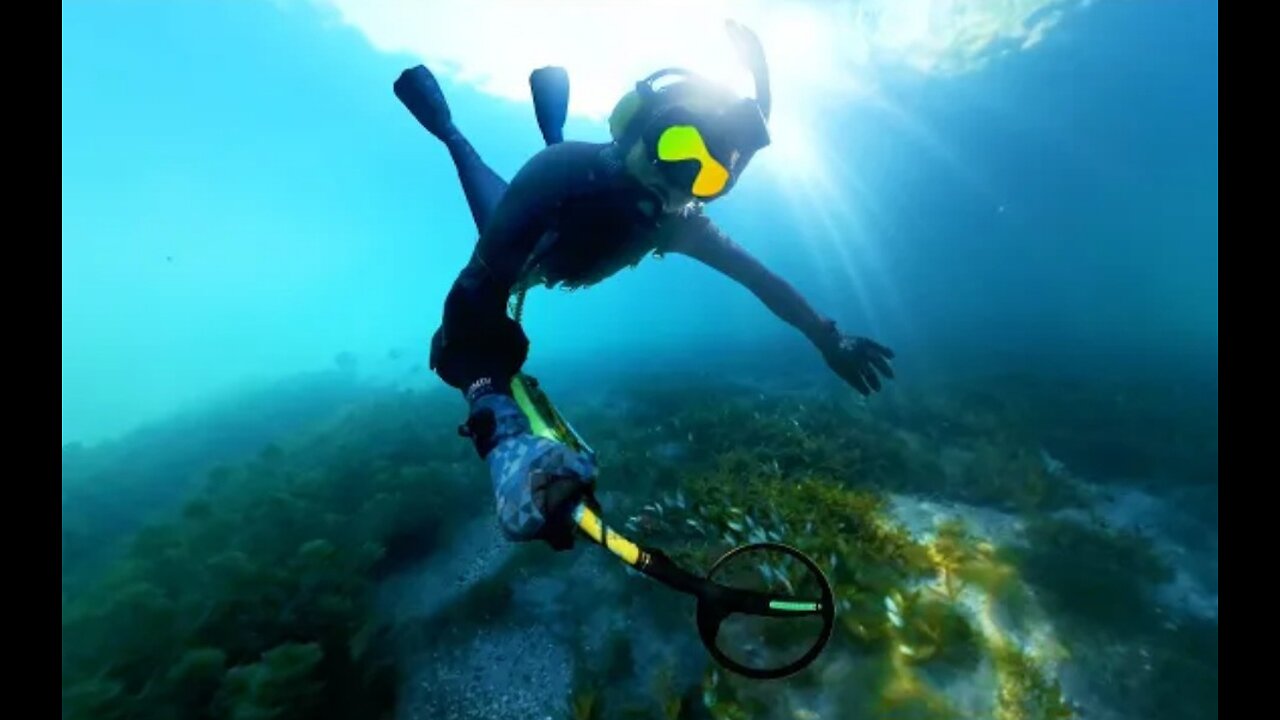 Found 16 phones 13 knives 5 apple watches under the water