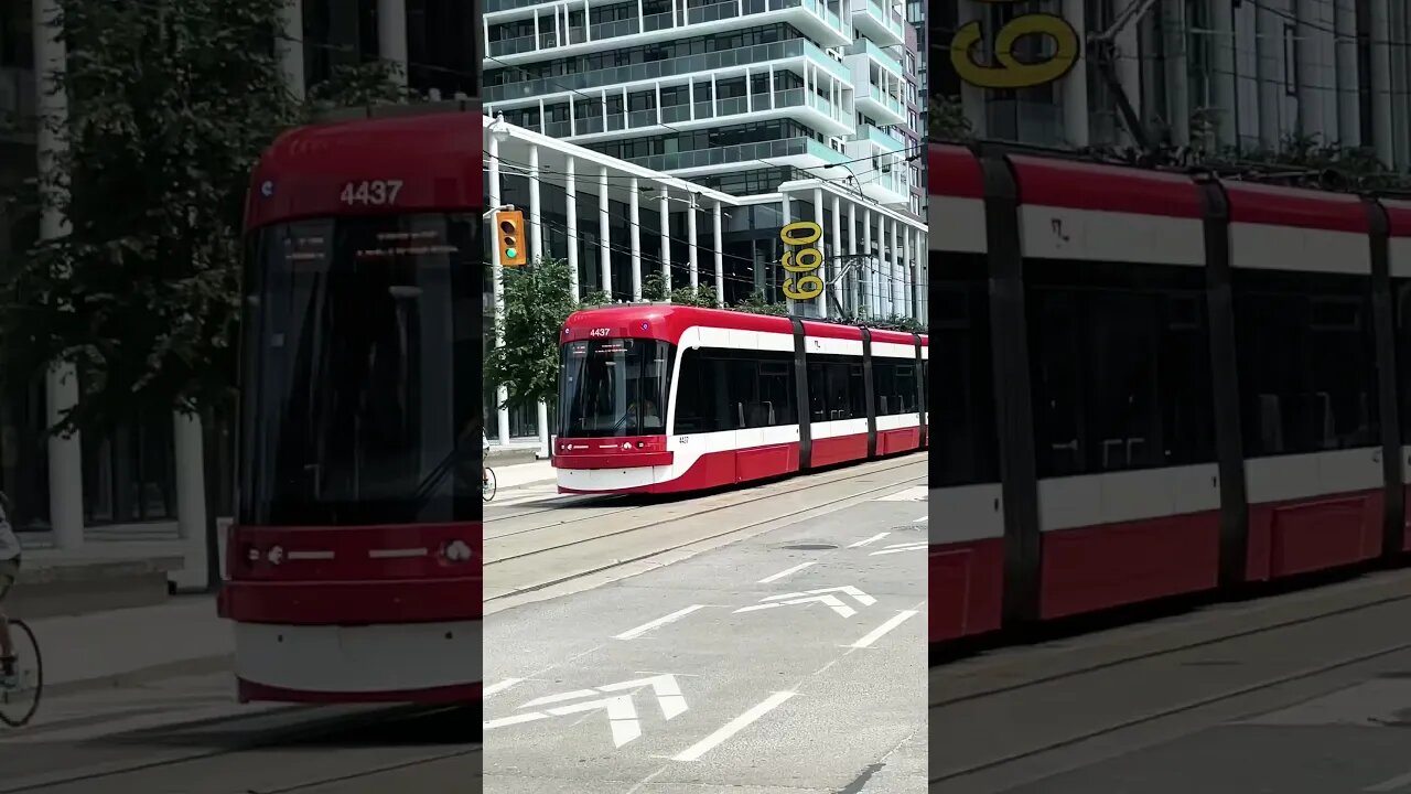 Stunning Toronto street car