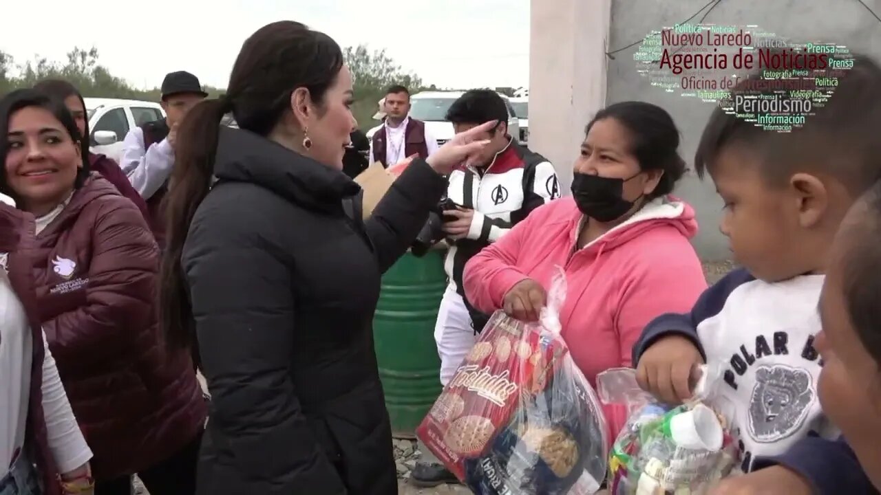 Entrega Gobierno Municipal y DIF Nuevo Laredo abrigos, despensas y juguetes a población de bajos rec