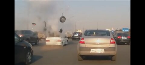 Car BLAST🔥 suddenly in TRAFFIC 💥