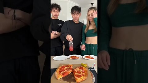 Pizza Slice bottle flip challenge #tiktok #trending #trendingshorts #tiktokvideo #tiktokviral #ai