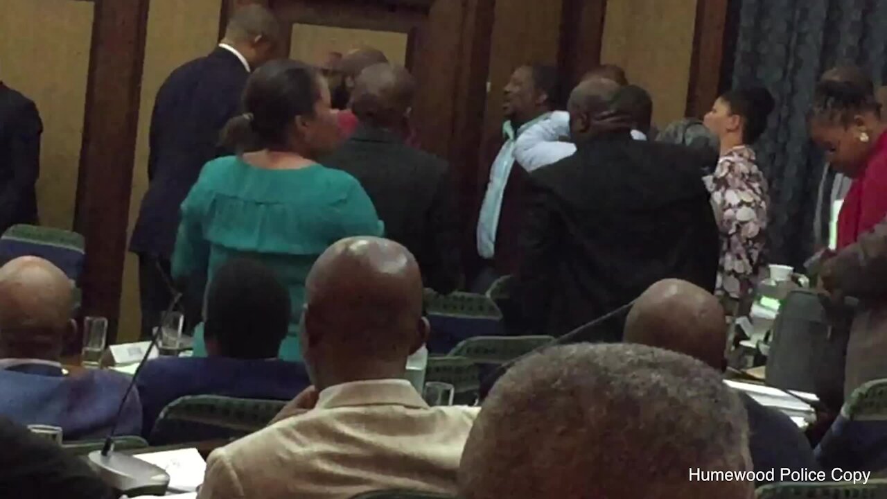 Lungisa given stern warning for not answering questions in council brawl case (xZu)