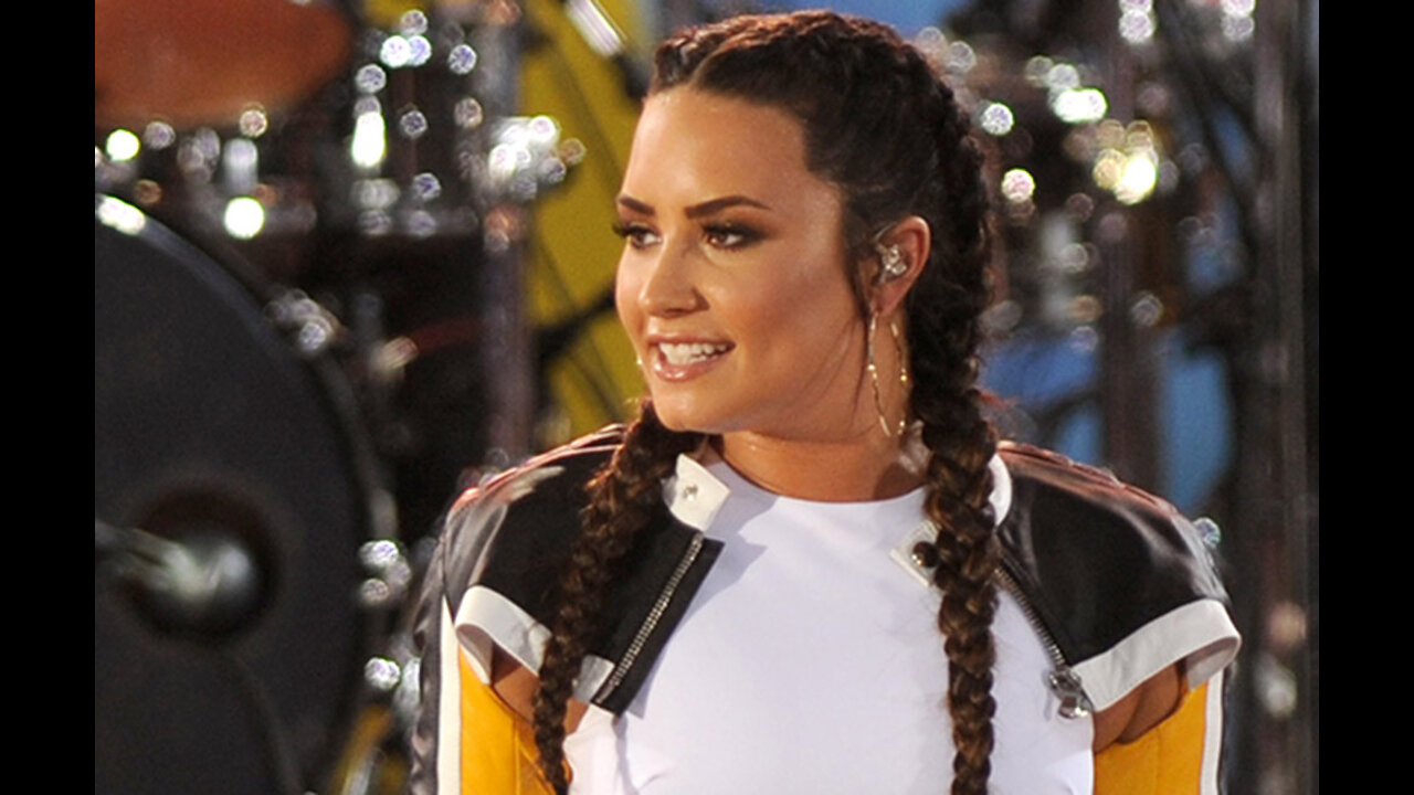 Demi Lovato reveals how their family and friends' responsed to changing pronouns