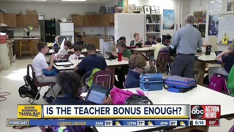 Governor Desantis announces $422 million in teacher bonuses