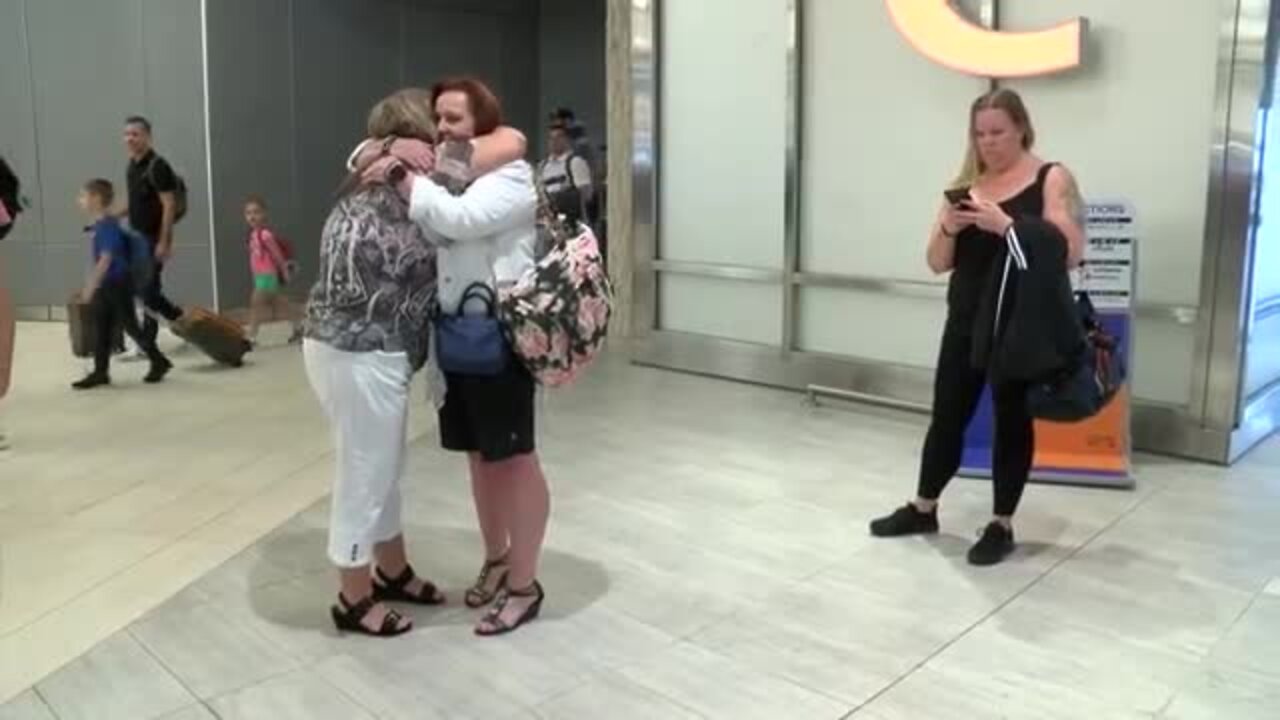 Tampa Bay area woman meets birth mom for the first time | Digital short