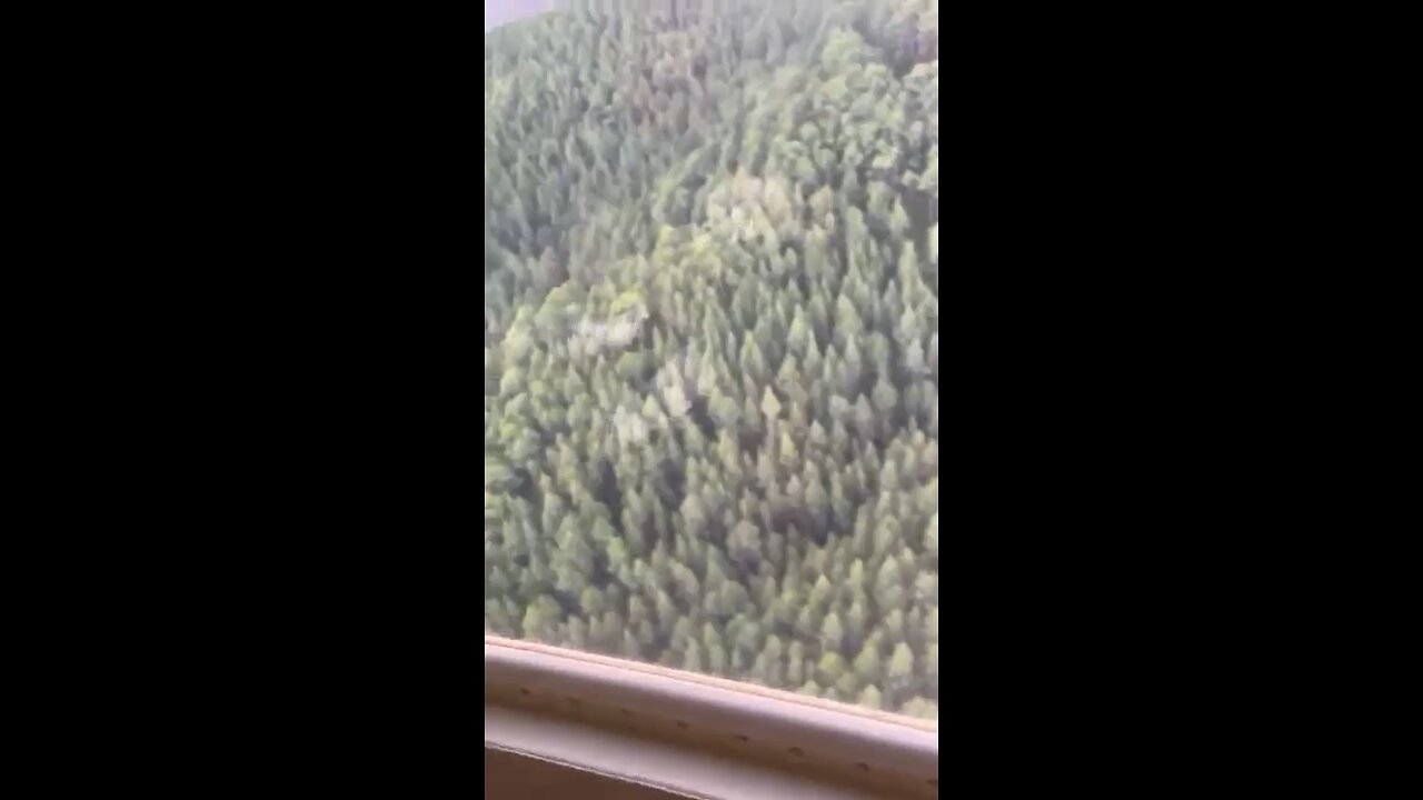 A very strong forest fire is raging on the Spanish island of Tenerife. 3,000 people evacuated.