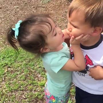 Trouble in Paradise: Tot Boy Won’t Kiss His Little Girlfriend Back