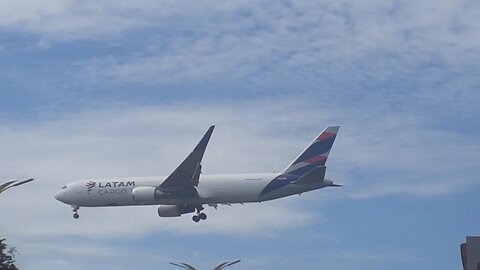 Boeing 767-300ERF PR-ABD vindo de Guarulhos para Manaus