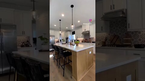 What's your opinion on this new construction home? Pass or purchase? 🏡🤷 #idaho #movetoidaho #shorts