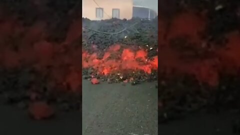 1 METRO de LAVA🌋 por Segundo 😱 Vulcão #shorts