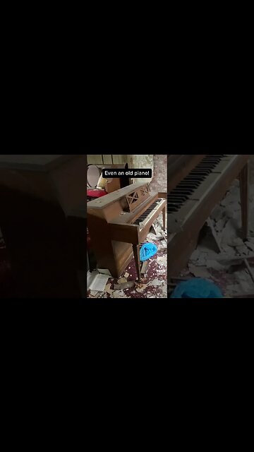 Exploring An Abandoned Church! #abandoned #abandonedplaces #abandonedchurch #urbex #urbanexploration