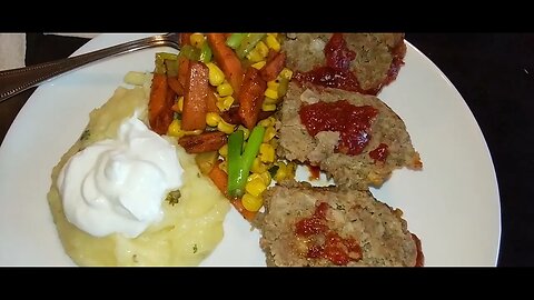 There's nothing better than some meatloaf for Sunday dinner, is there?