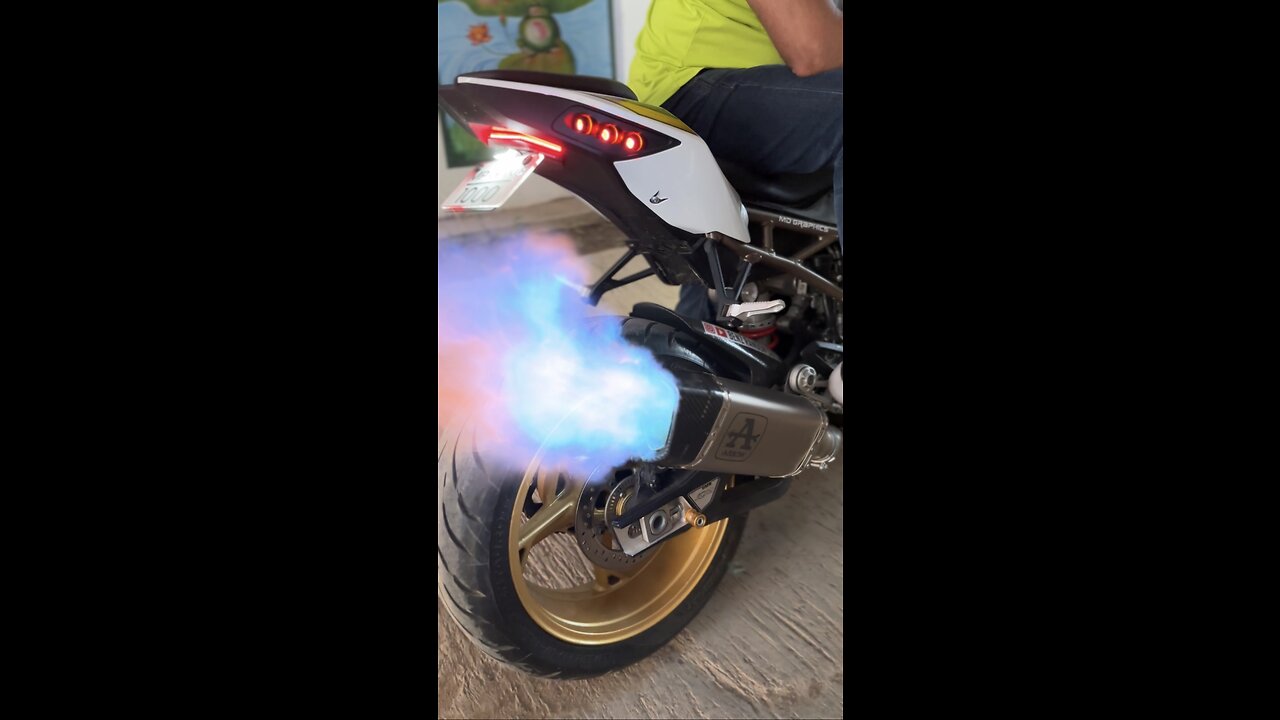 BMWS1000RR BACKFIRE