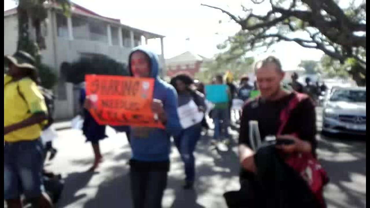 WATCH: KZN drug group protests suspension of syringe programme (7Rr)