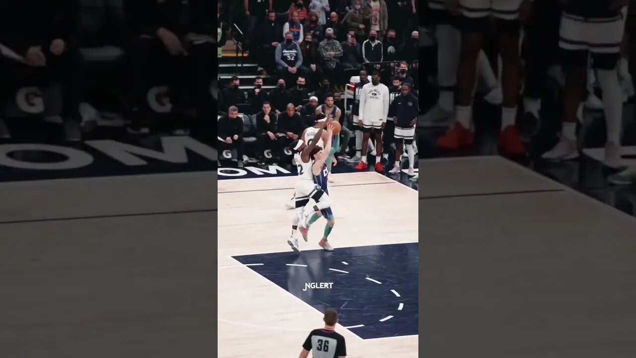 LaMelo Ball dodged the block 😳 #shorts #lameloball 