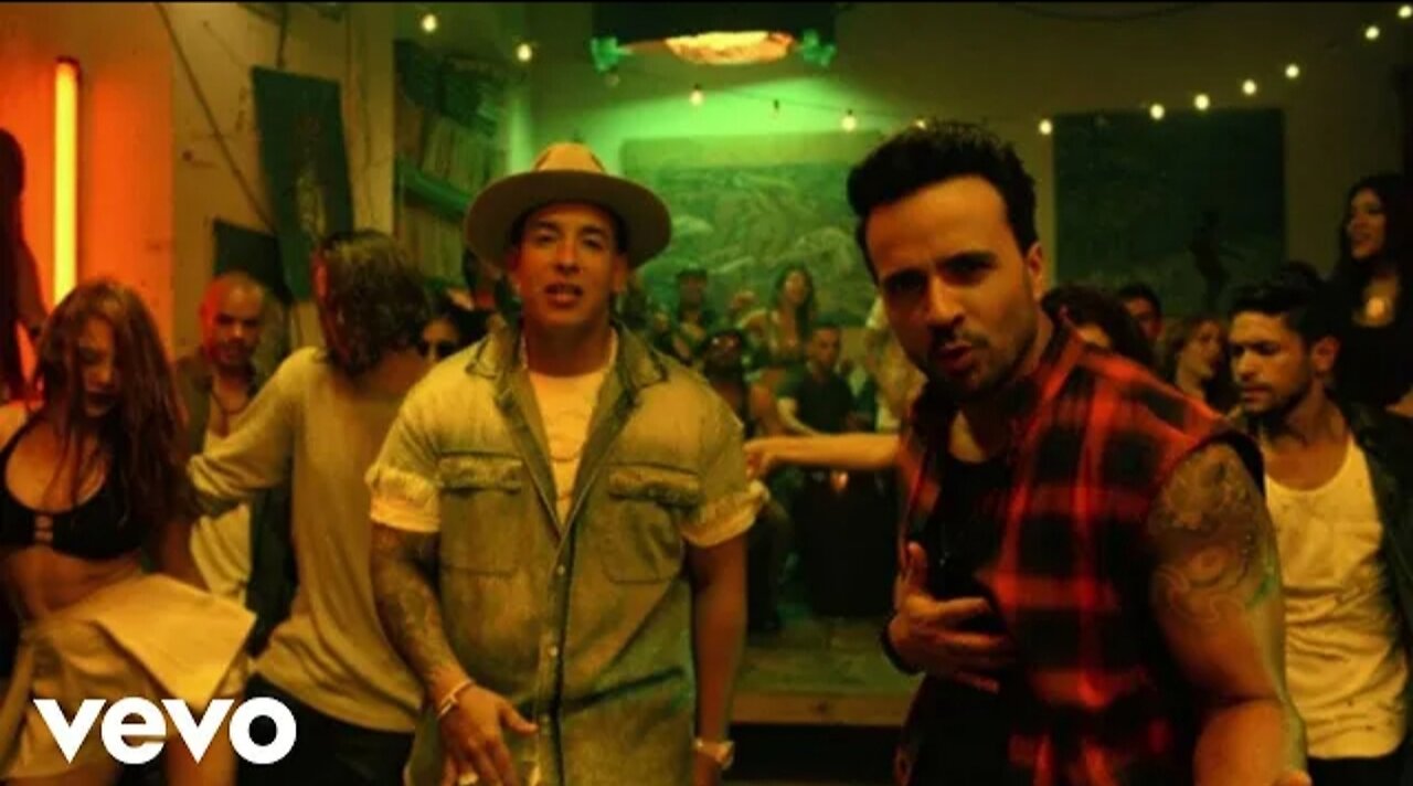 Luis Fonsi. Despacito ft. Daddy yankee