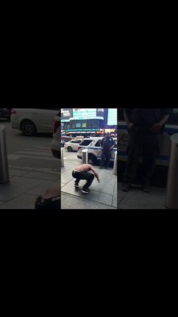 HOW CAN HE POSSIBLY DO THAT ? 🤔🤔 #spiderman #viral #shorts #reels #foryou