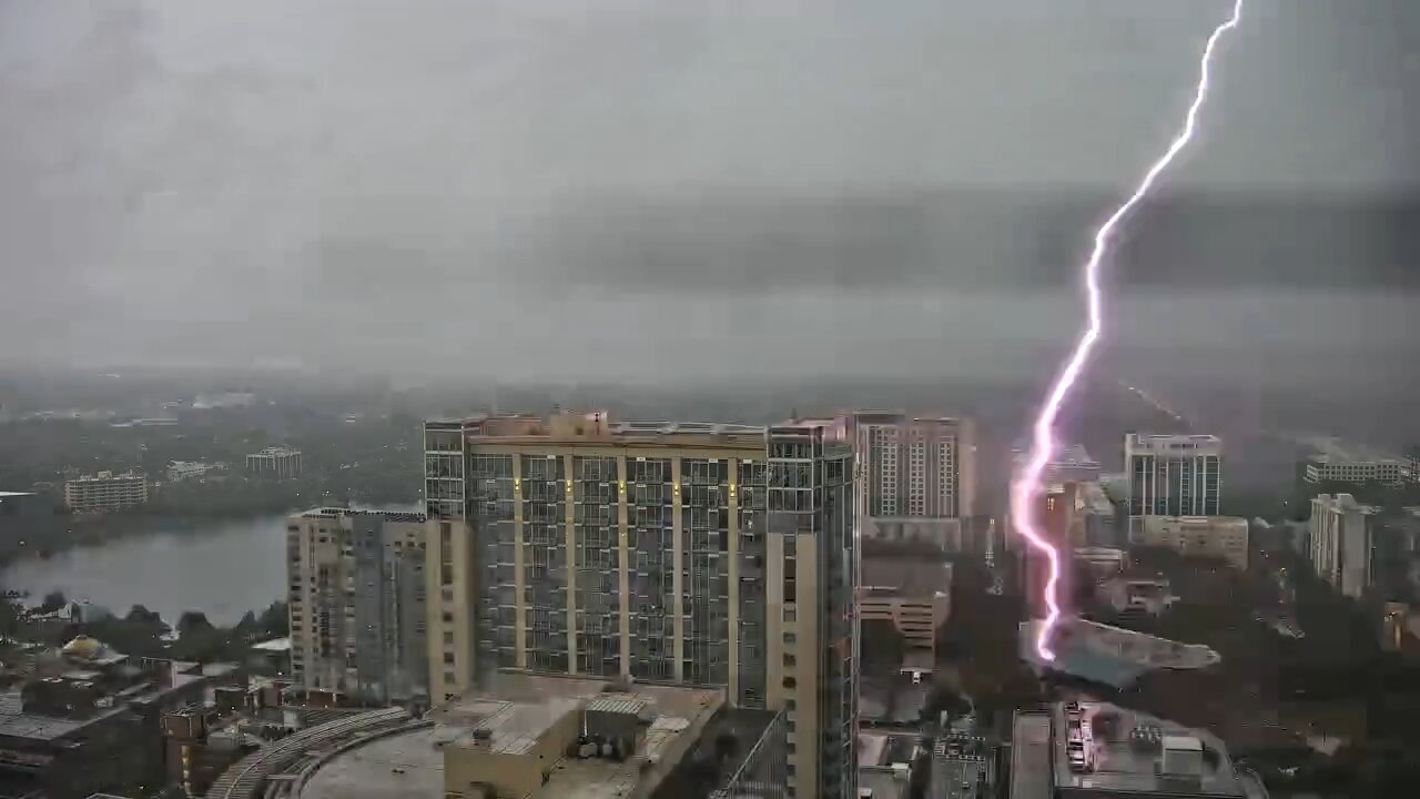 🚨 Lightning Strike was so powerful it Distorted Space-time.🚨