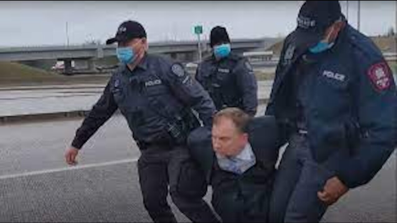 Canadian Pastor is arrested in the middle of the street for failing to obey his tyranical government