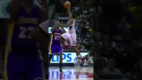 Classic Teague rim-attack (Nba Clipz)
